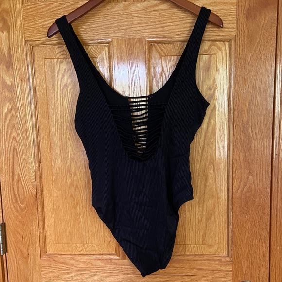 YMI Black One Piece Tank Swimsuit w/front & back cutouts - Size L Large NWT - Picture 4 of 10